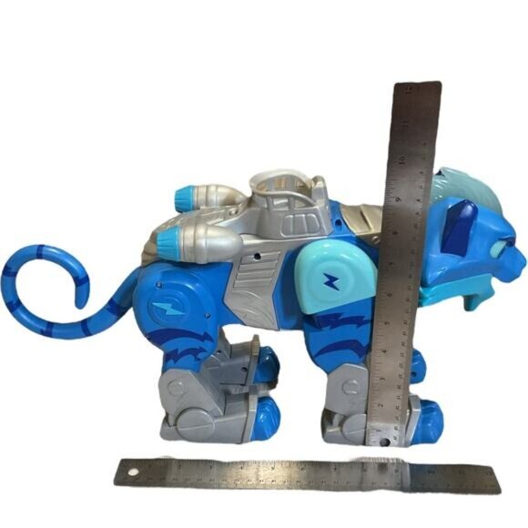 PJ Masks Robo-Catboy Light-Up Robotic Action Toy With Moving Legs & Sound Effect - Picture 8 of 9